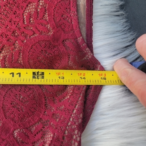 BCBG Avalaon Lace Top XS - Picture 8 of 9